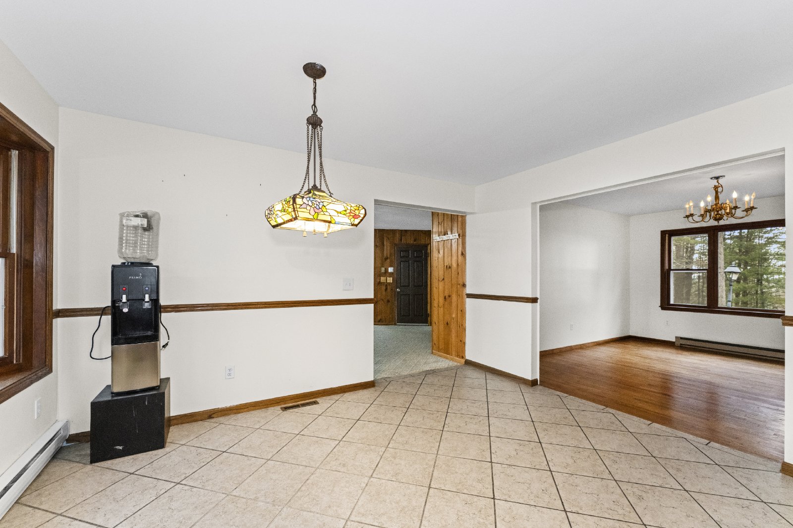 Amazing Opportunity Awaits! - 3 Bed/ 2.5 Bath Spacious Colonial on 1.5 Acres in the Award-Winning Voorheesville School District. property image