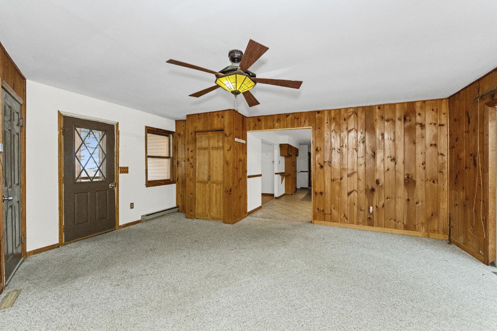 Amazing Opportunity Awaits! - 3 Bed/ 2.5 Bath Spacious Colonial on 1.5 Acres in the Award-Winning Voorheesville School District. property image