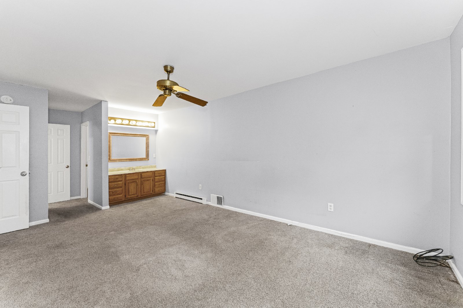 Amazing Opportunity Awaits! - 3 Bed/ 2.5 Bath Spacious Colonial on 1.5 Acres in the Award-Winning Voorheesville School District. property image