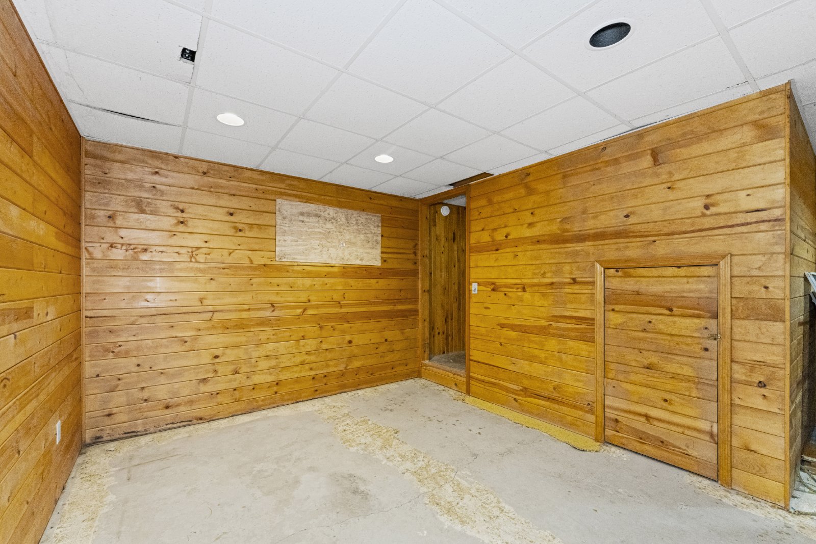 Amazing Opportunity Awaits! - 3 Bed/ 2.5 Bath Spacious Colonial on 1.5 Acres in the Award-Winning Voorheesville School District. property image