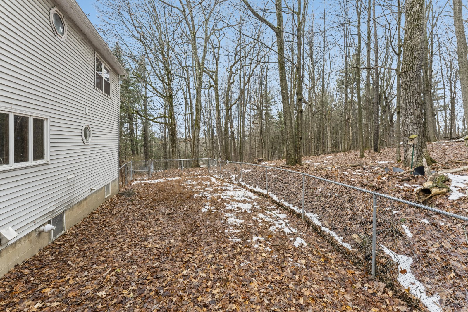 Amazing Opportunity Awaits! - 3 Bed/ 2.5 Bath Spacious Colonial on 1.5 Acres in the Award-Winning Voorheesville School District. property image