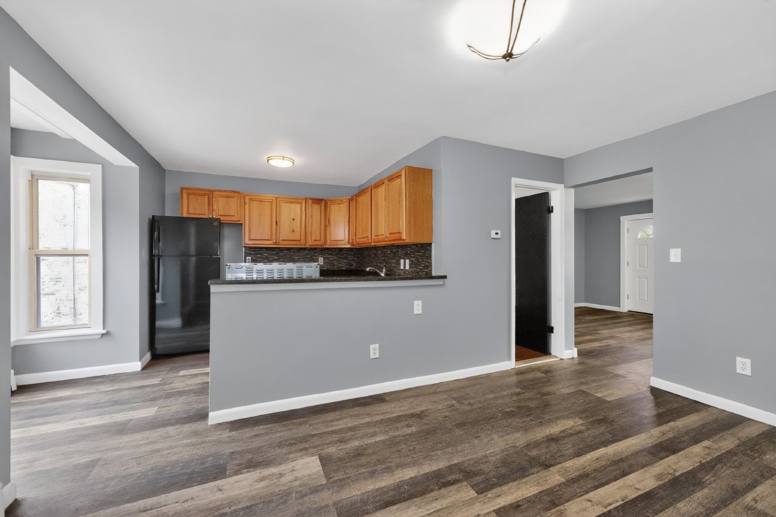 Beautiful, Modern, Townhome with Garden Apartment in the Ten Broeck Triangle of Albany property image