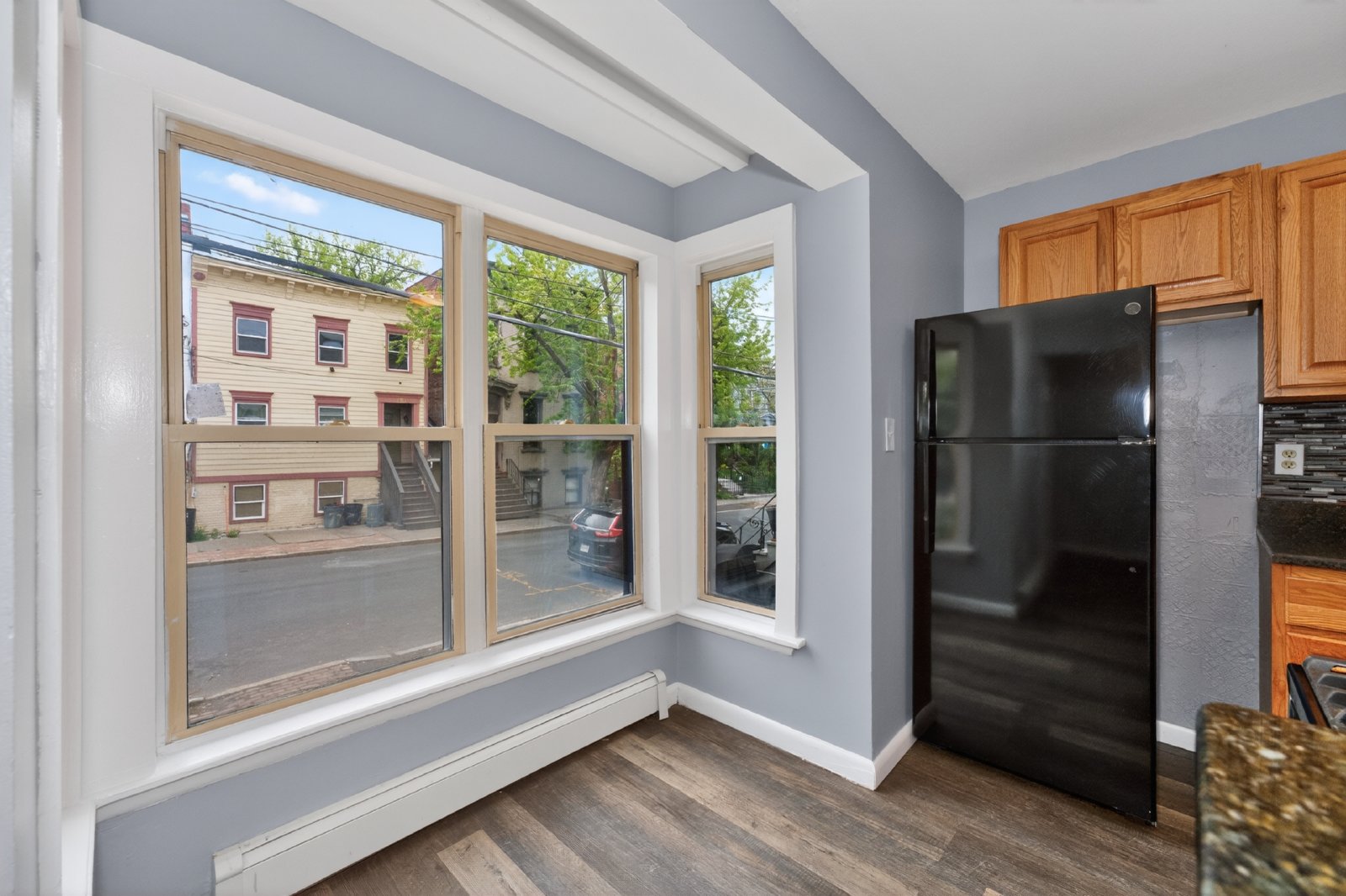 Beautiful, Modern, Townhome with Garden Apartment in the Ten Broeck Triangle of Albany property image