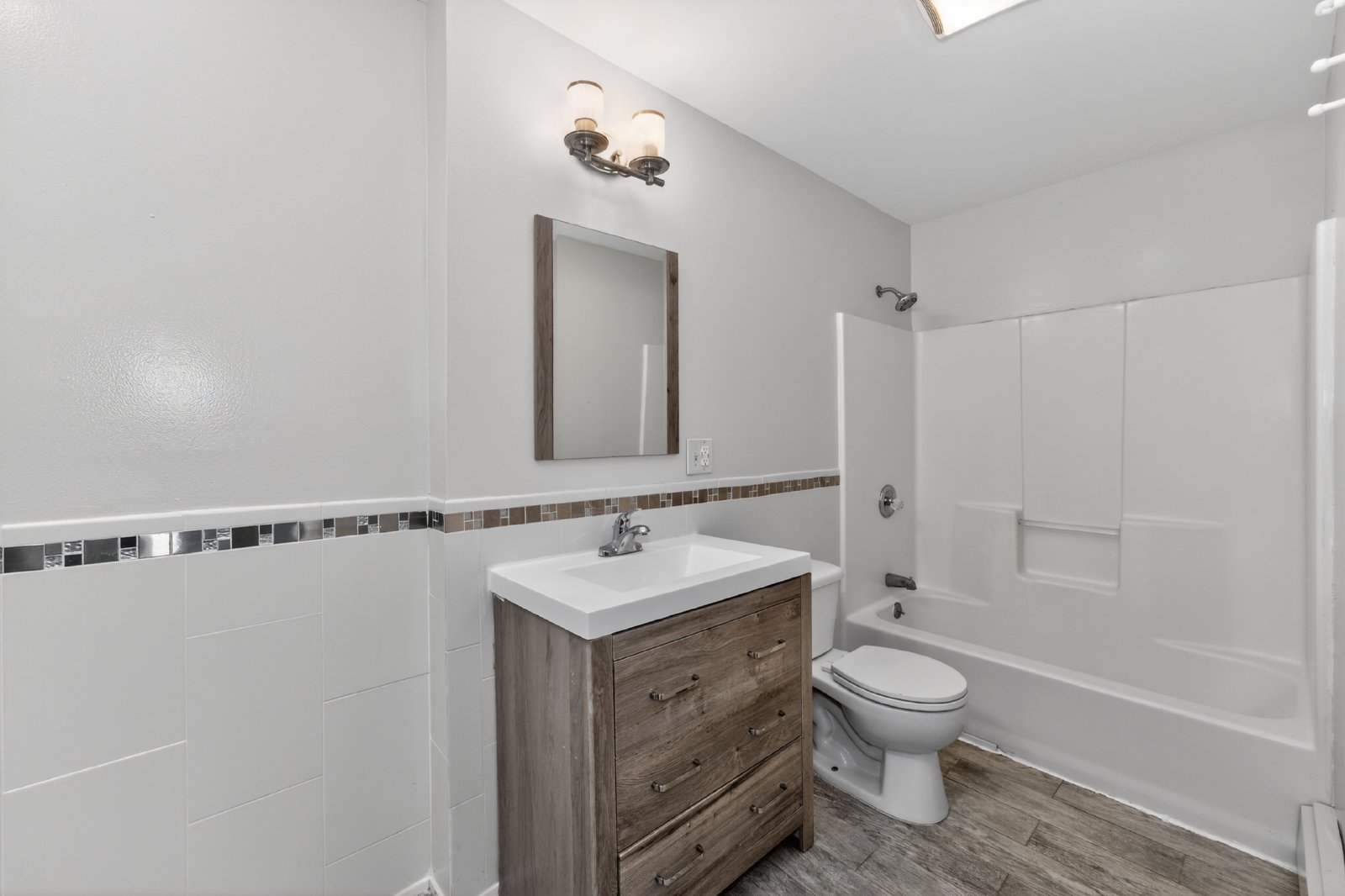 Beautiful, Modern, Townhome with Garden Apartment in the Ten Broeck Triangle of Albany property image
