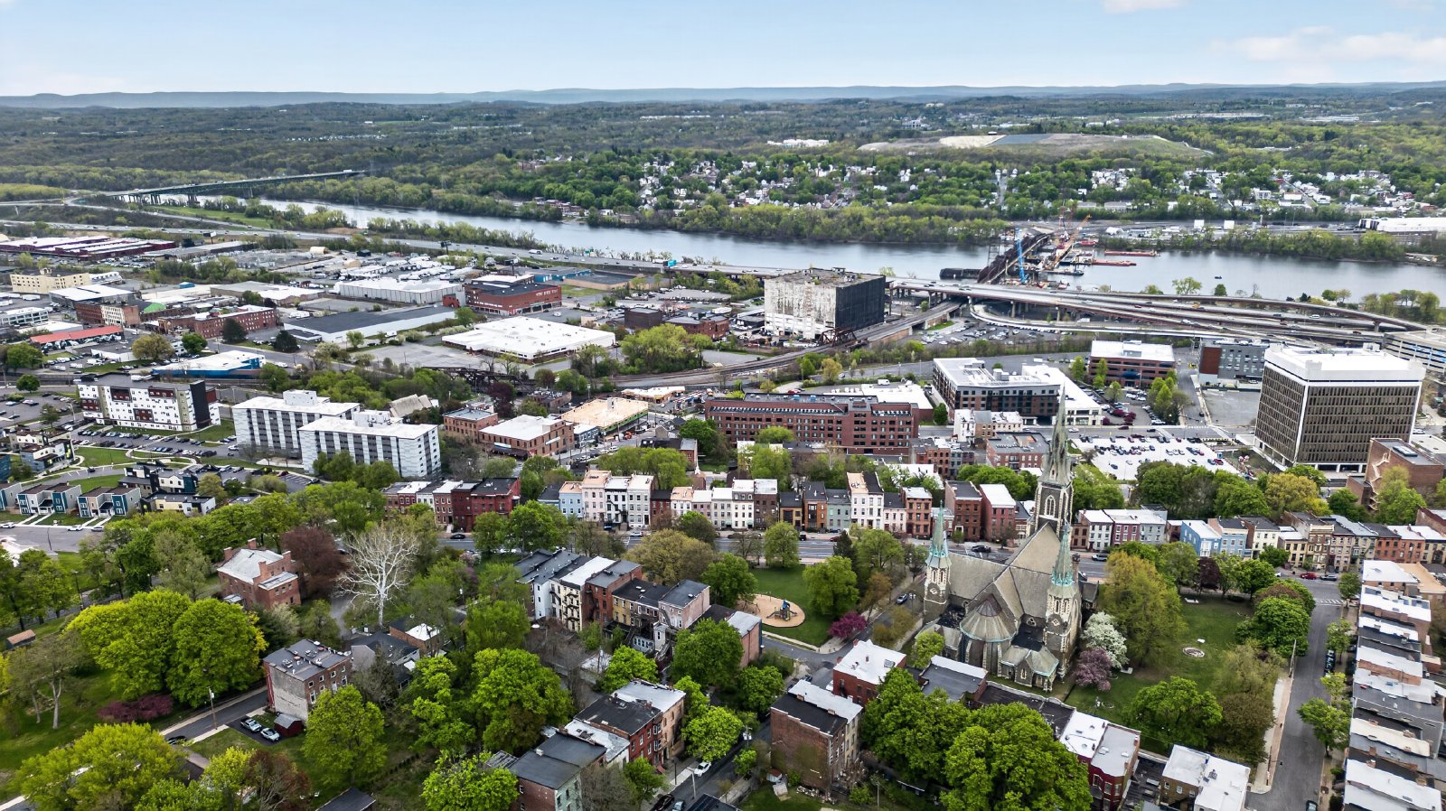 Beautiful, Modern, Townhome with Garden Apartment in the Ten Broeck Triangle of Albany property image