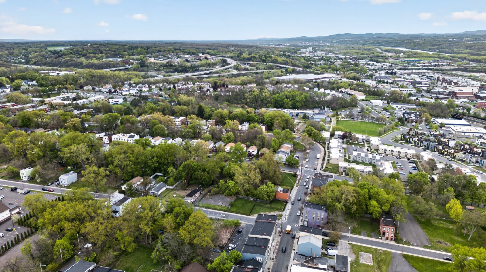 Beautiful, Modern, Townhome with Garden Apartment in the Ten Broeck Triangle of Albany property image