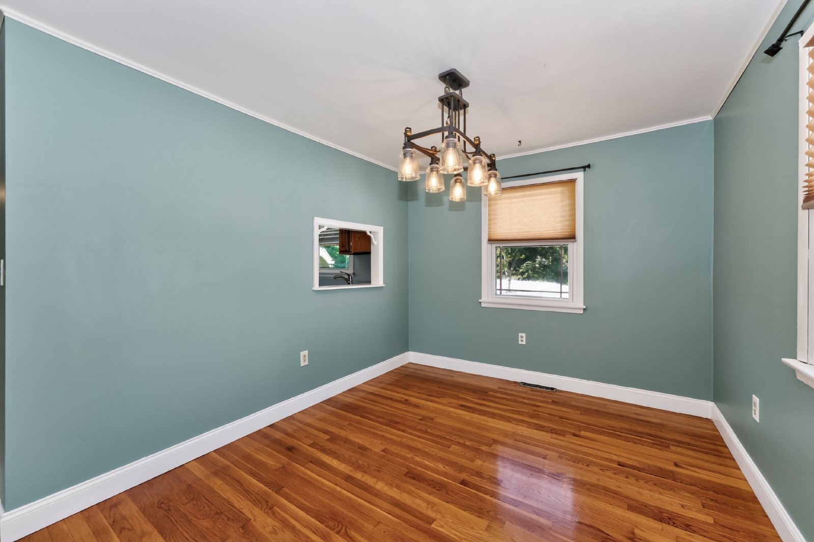 Spacious Wynantskill Home with Expansive Private Backyard & Flexible Living Space, and New Roof property image