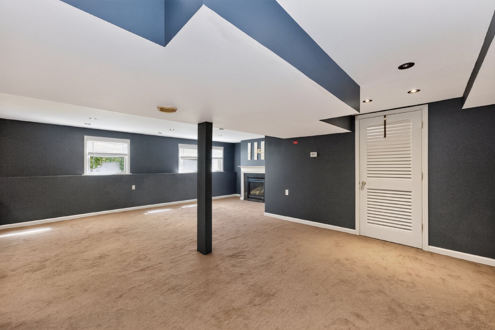 Spacious Wynantskill Home with Expansive Private Backyard & Flexible Living Space, and New Roof property image
