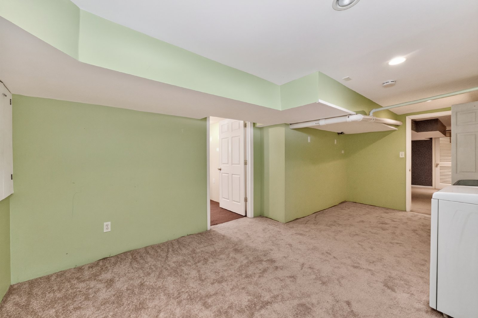 Spacious Wynantskill Home with Expansive Private Backyard & Flexible Living Space, and New Roof property image