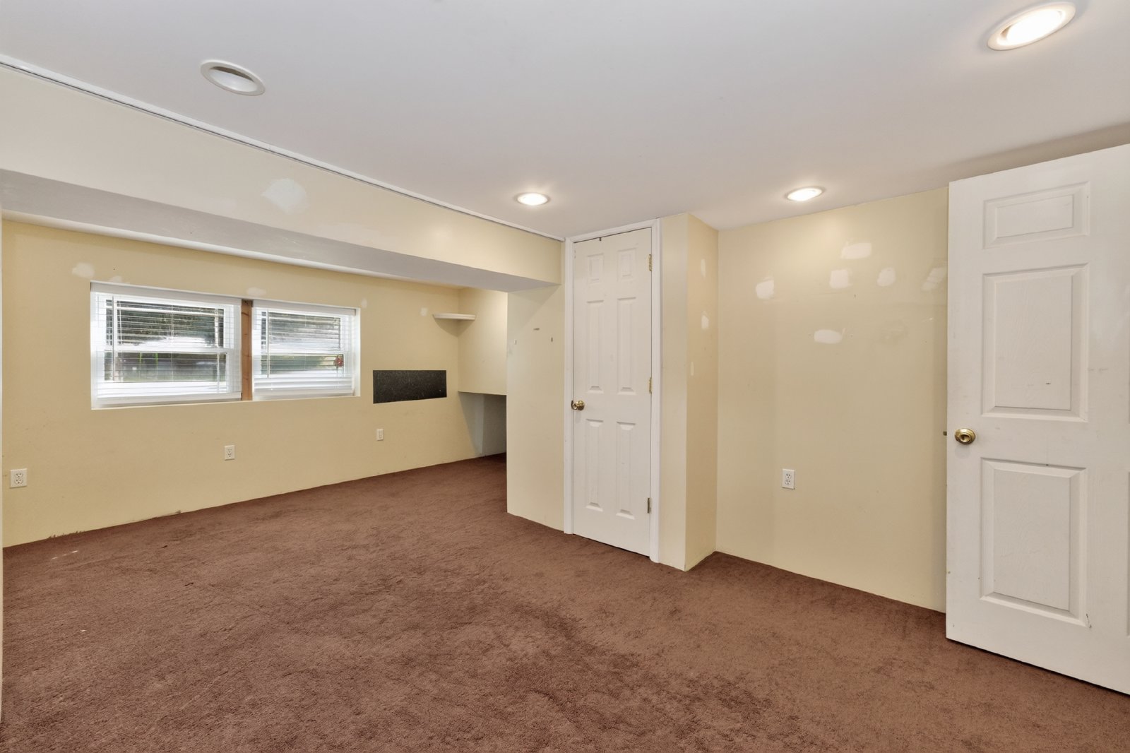 Spacious Wynantskill Home with Expansive Private Backyard & Flexible Living Space, and New Roof property image