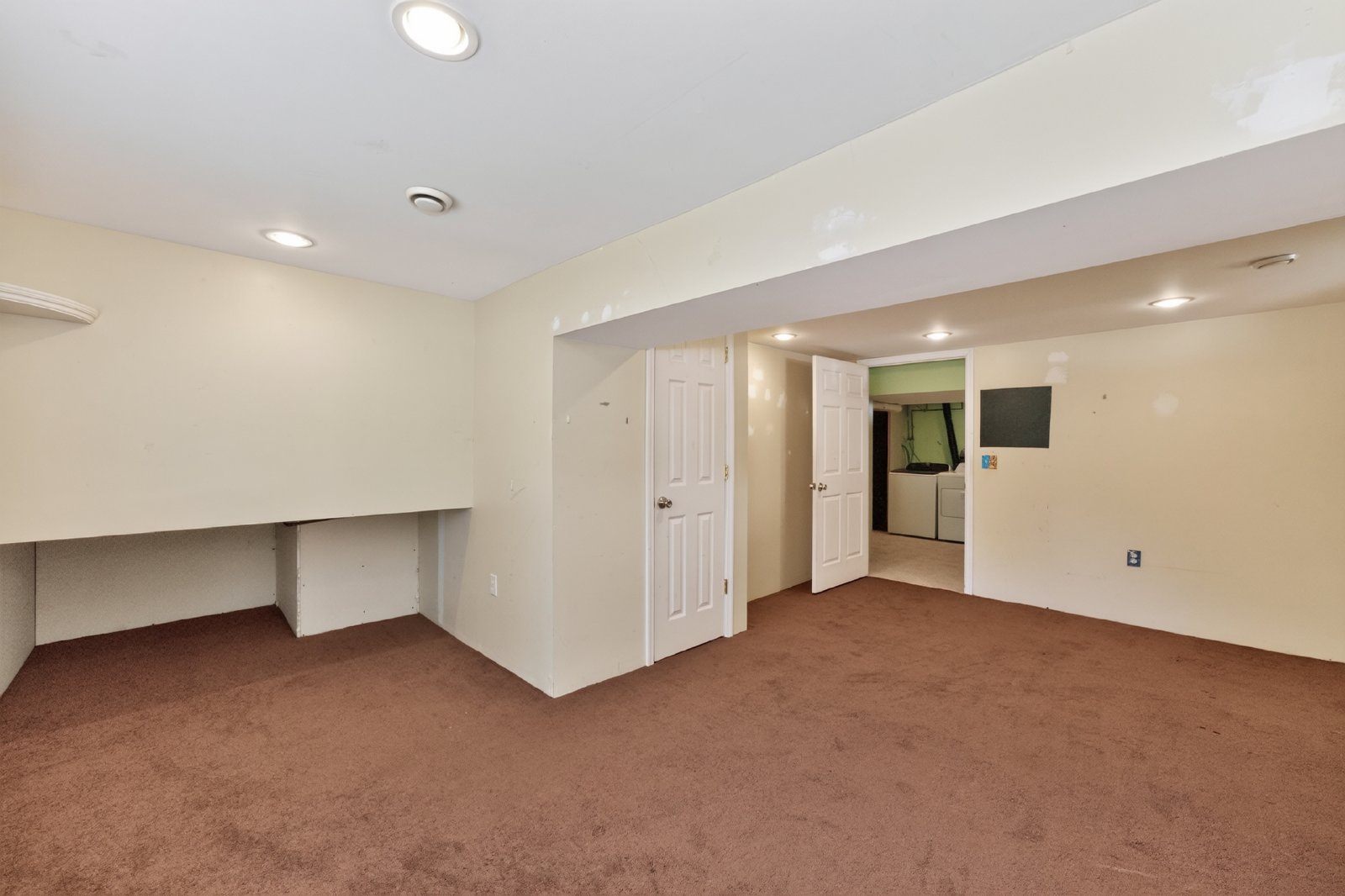 Spacious Wynantskill Home with Expansive Private Backyard & Flexible Living Space, and New Roof property image